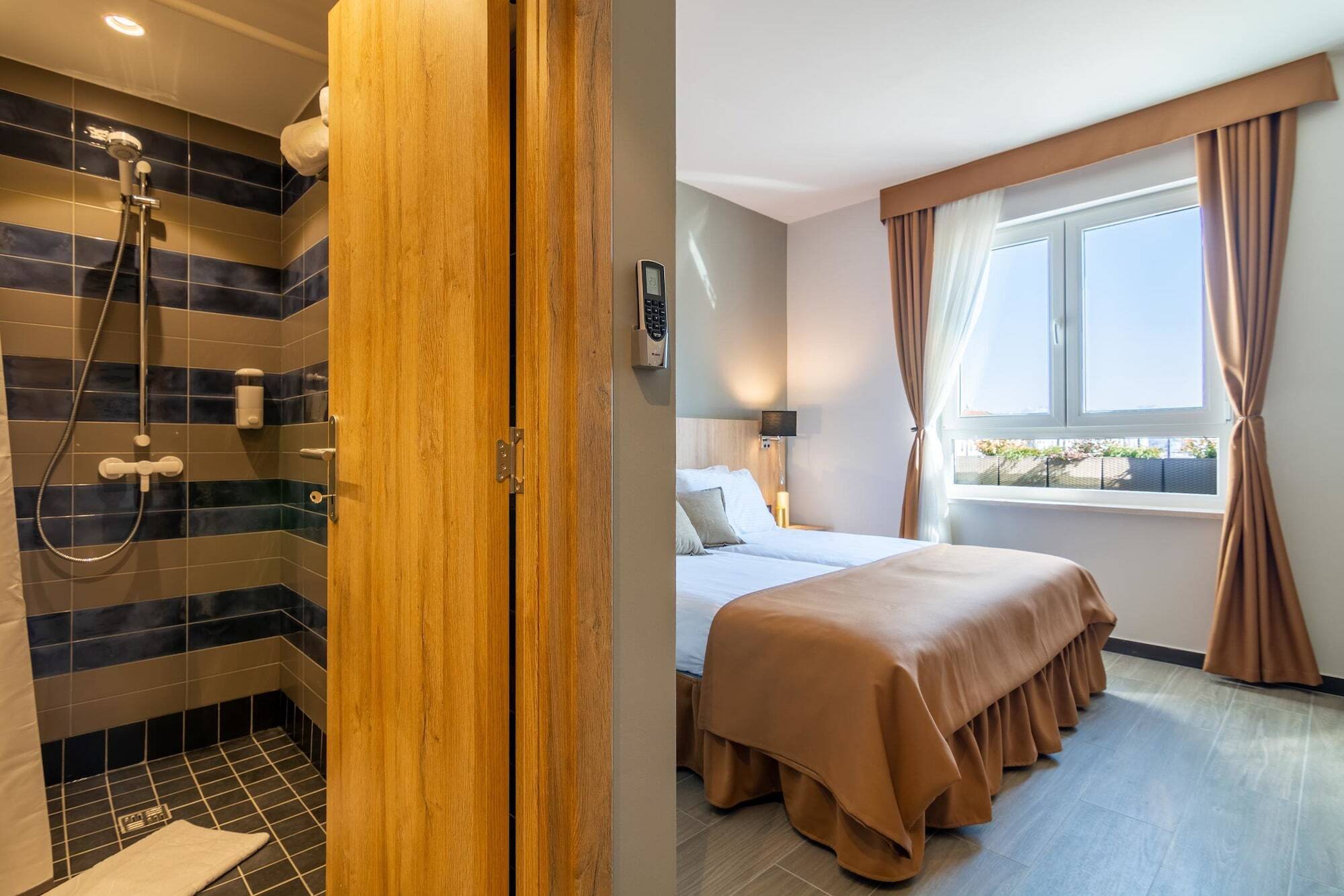 Hotel Resurs بودغوريتْسا المظهر الخارجي الصورة