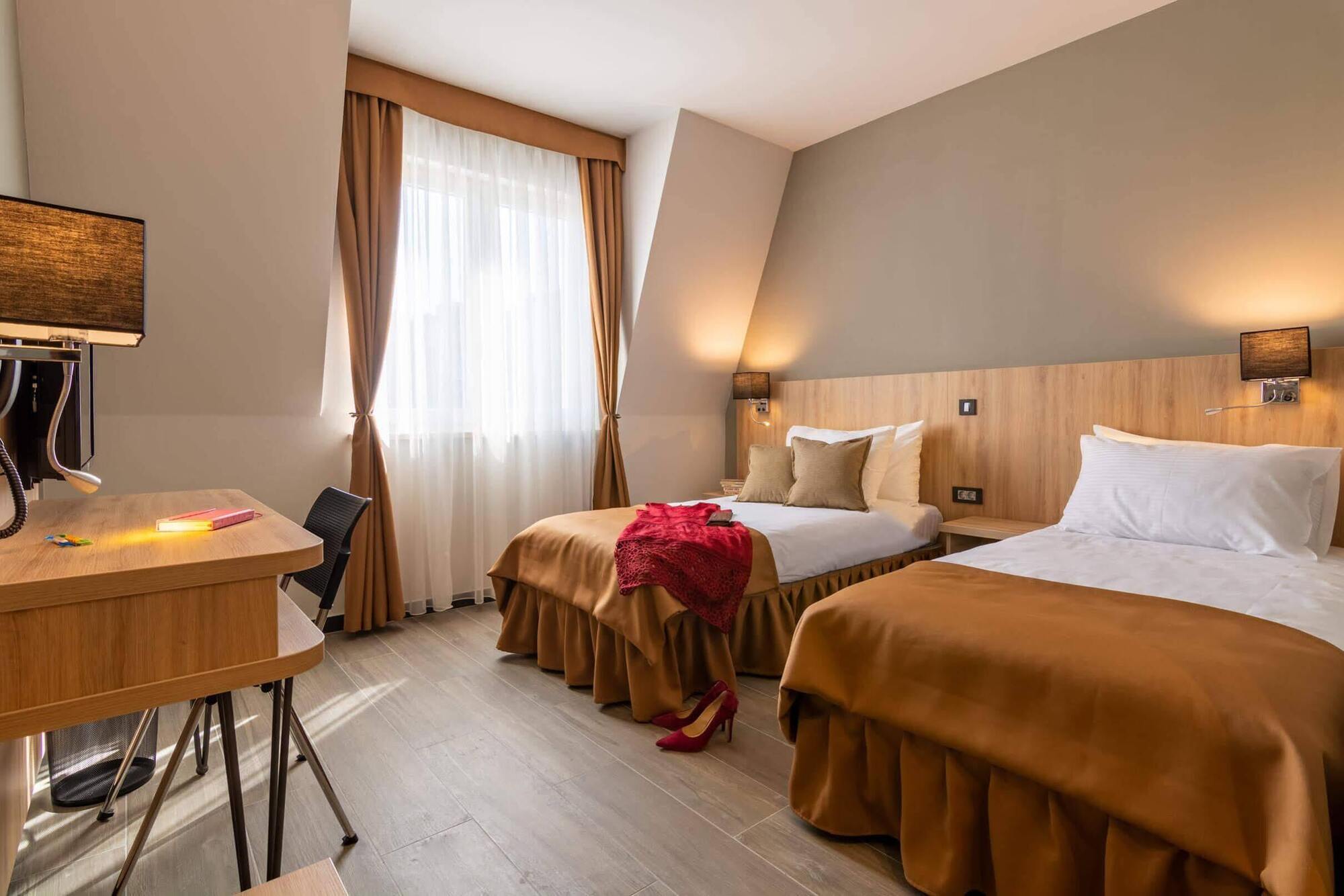 Hotel Resurs بودغوريتْسا المظهر الخارجي الصورة