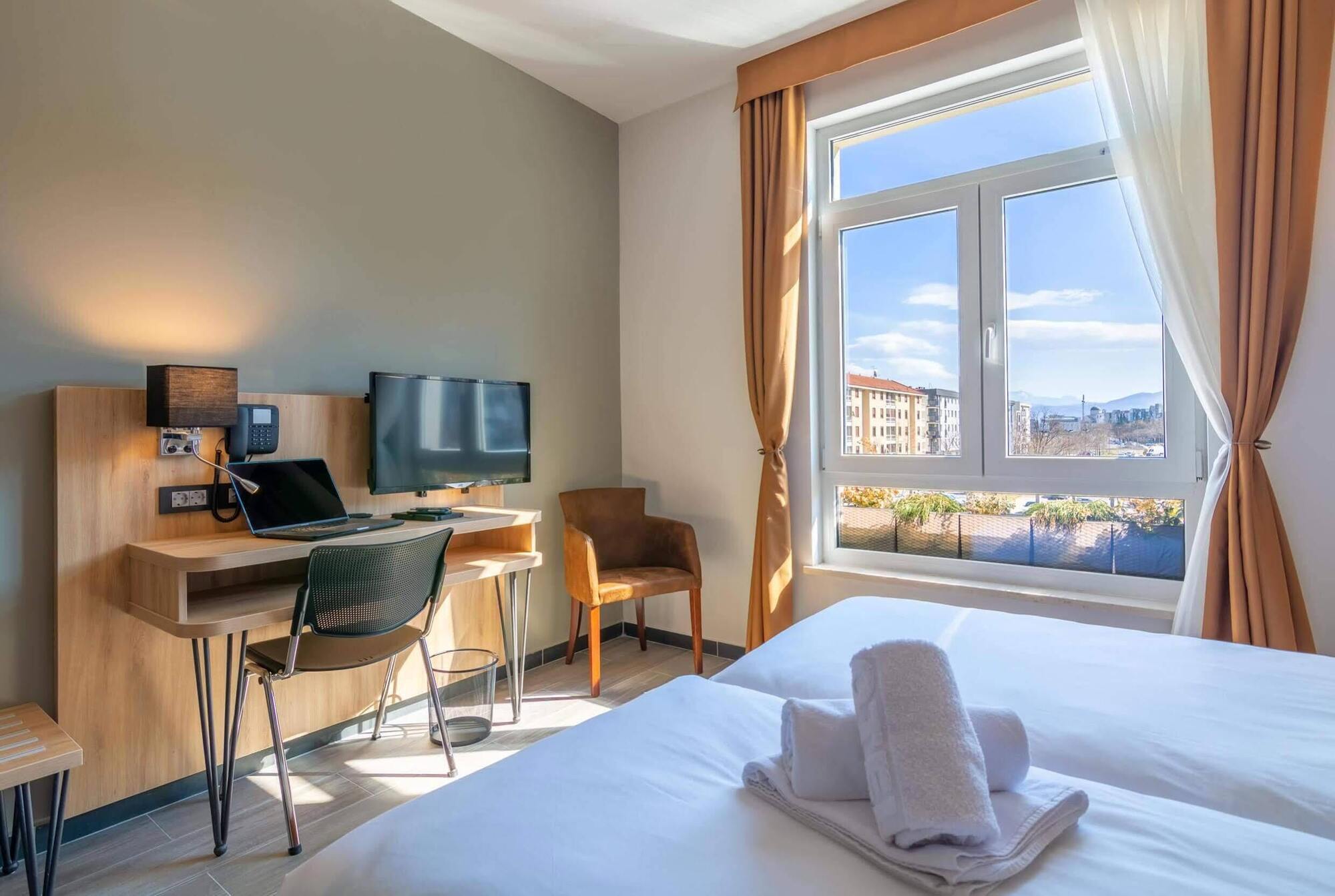 Hotel Resurs بودغوريتْسا المظهر الخارجي الصورة