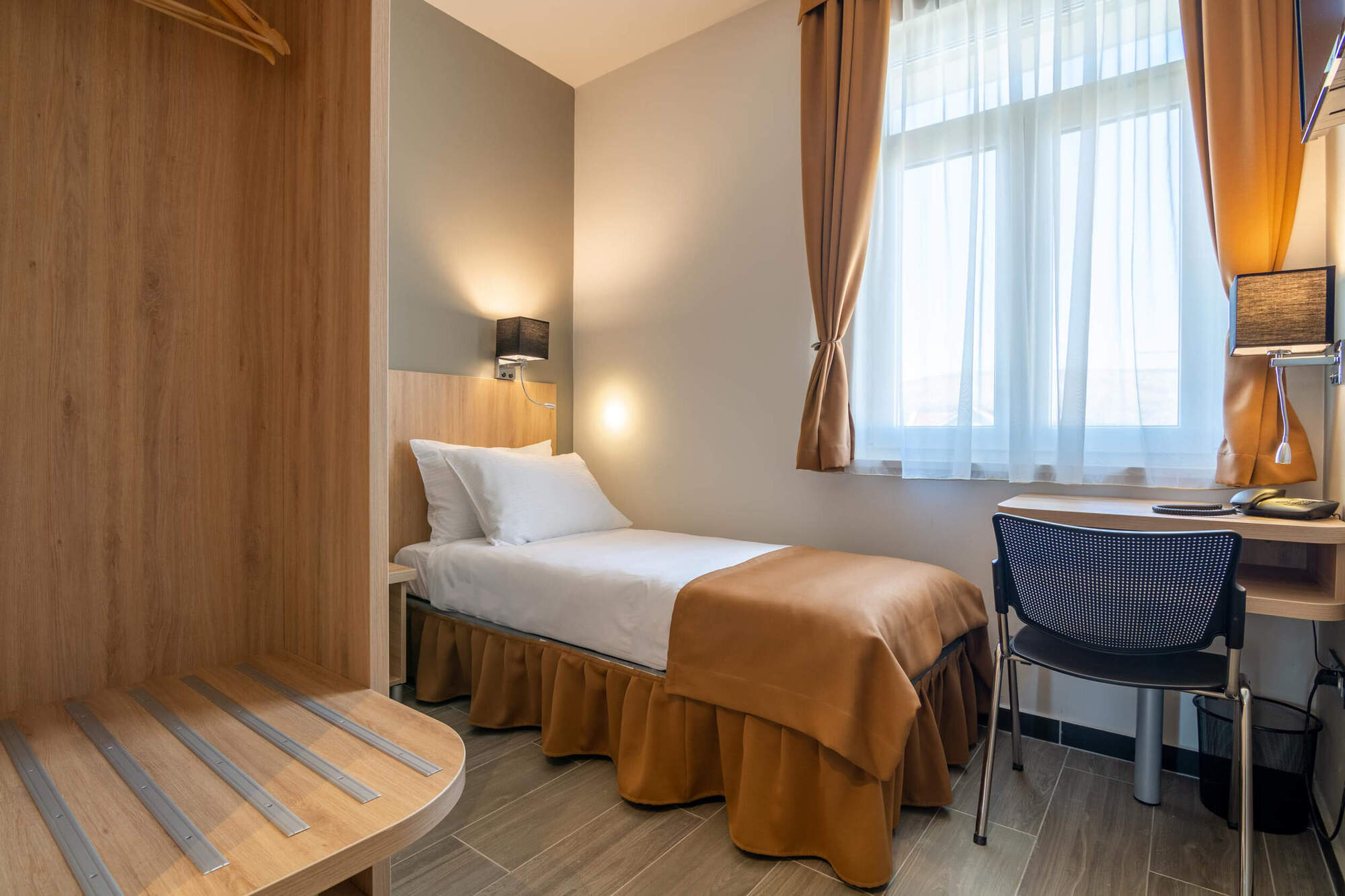 Hotel Resurs بودغوريتْسا المظهر الخارجي الصورة